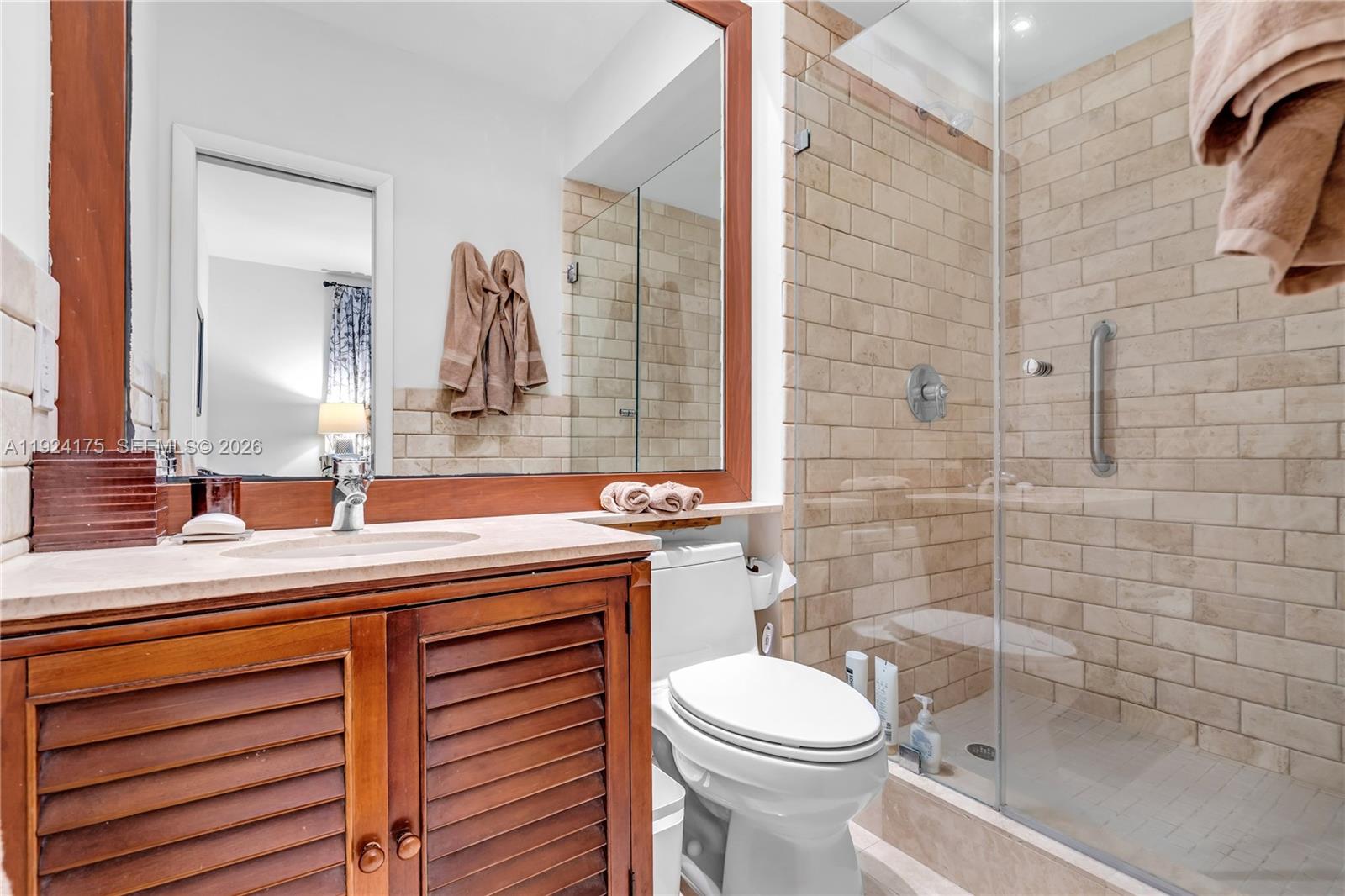 591 N Mashta Dr Key Biscayne, FL 33149