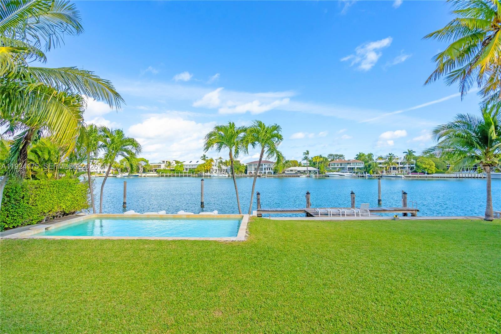591 N Mashta Dr Key Biscayne, FL 33149