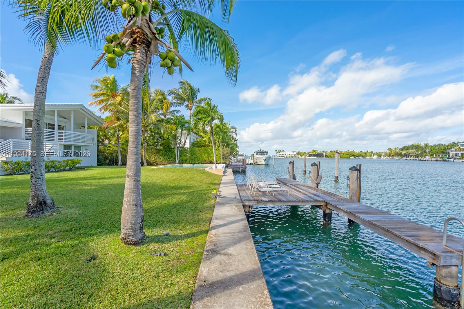 591 N Mashta Dr Key Biscayne, FL 33149