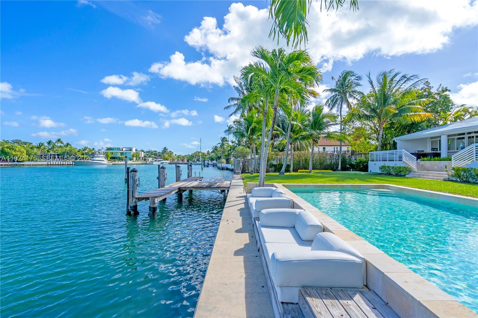 591 N Mashta Dr Key Biscayne, FL 33149