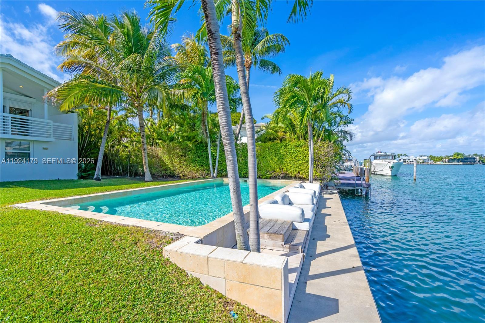 591 N Mashta Dr Key Biscayne, FL 33149