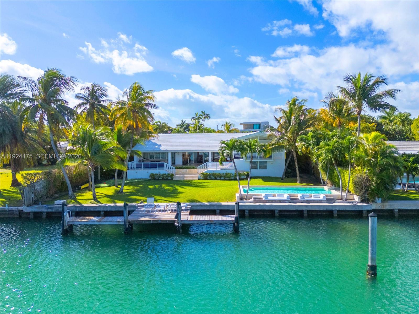 591 N Mashta Dr Key Biscayne, FL 33149