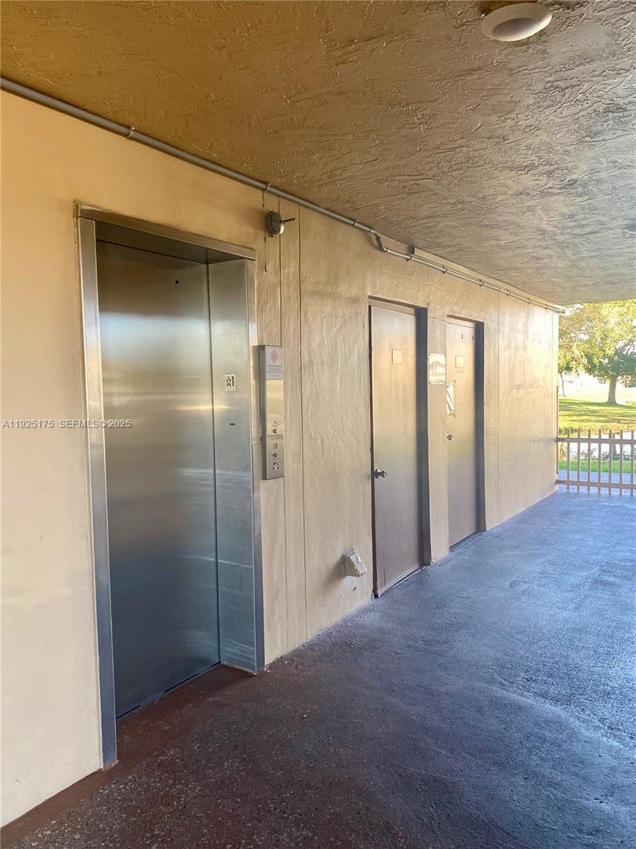 9261 Sunrise Lks Blvd #103 Sunrise, FL 33322