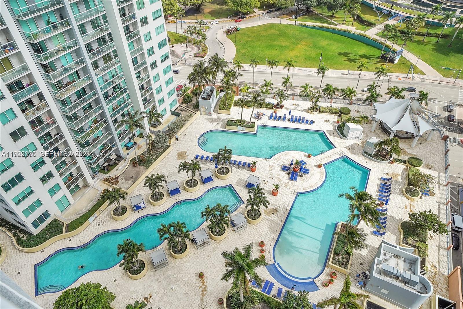 image Vizcayne North26