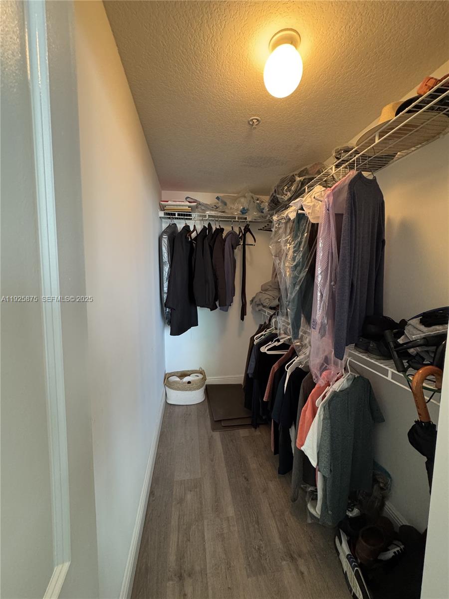 170 SE 14th St #1906 Miami, FL 33131