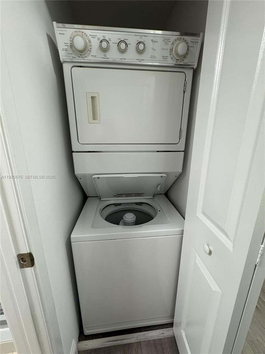 170 SE 14th St #1906 Miami, FL 33131