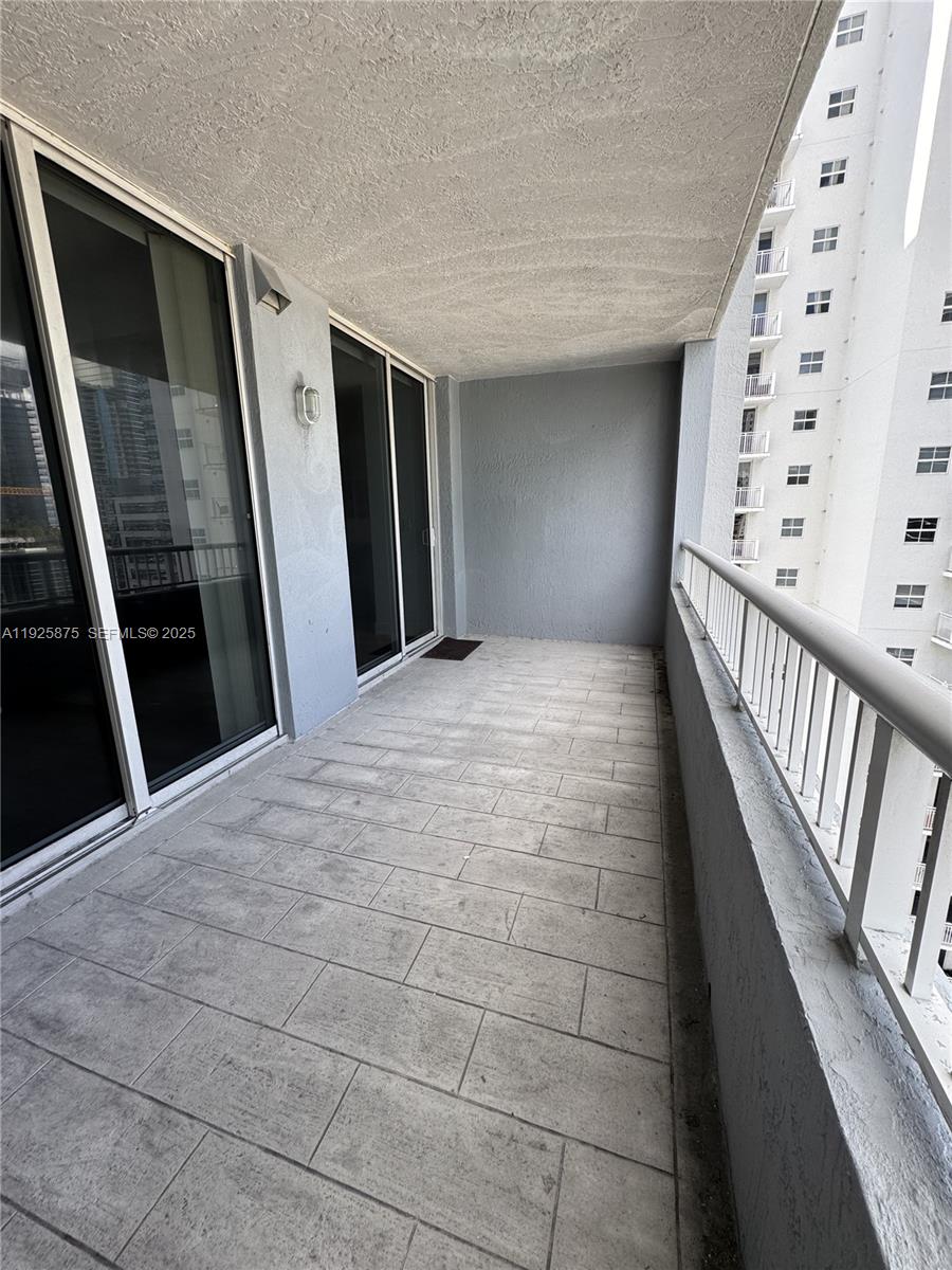 170 SE 14th St #1906 Miami, FL 33131