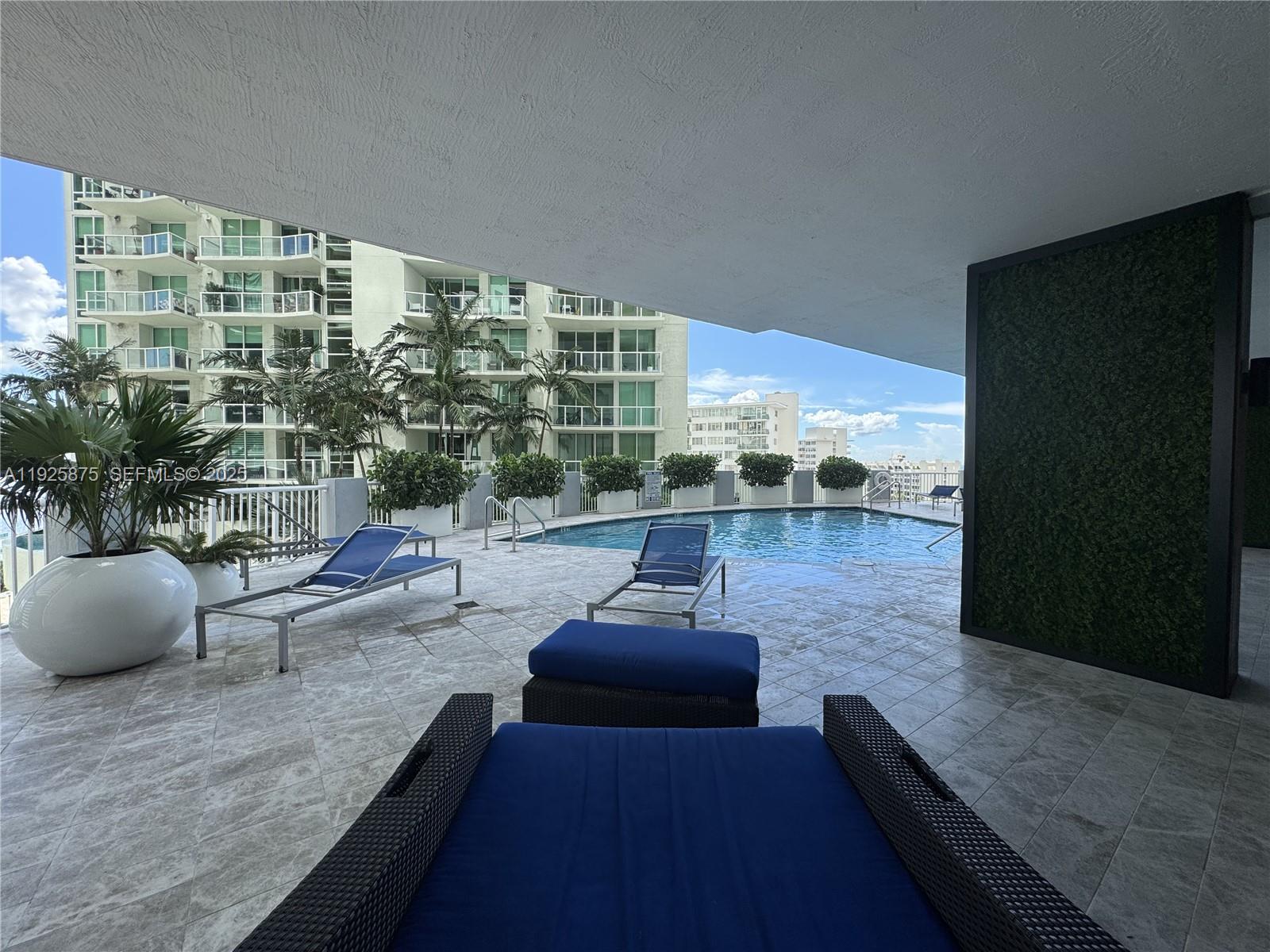 170 SE 14th St #1906 Miami, FL 33131