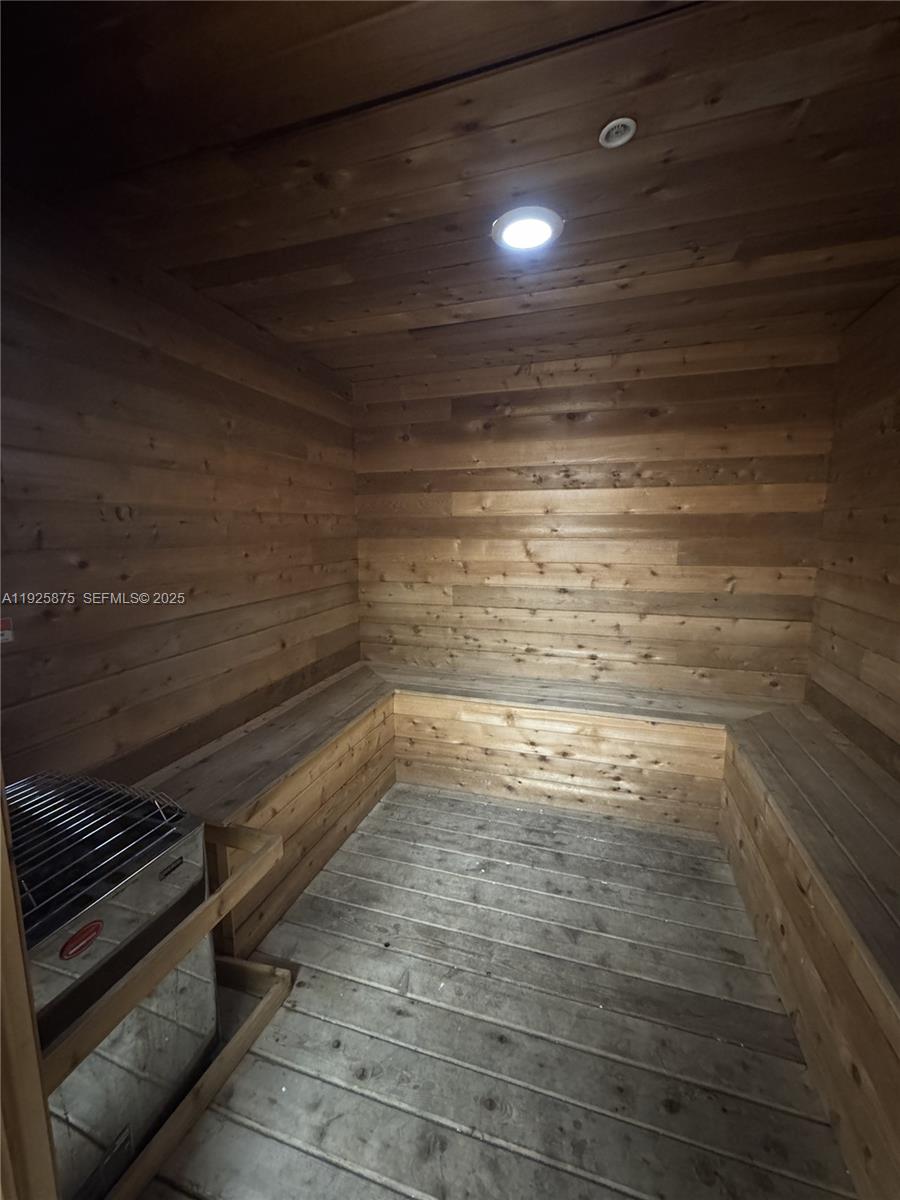 170 SE 14th St #1906 Miami, FL 33131