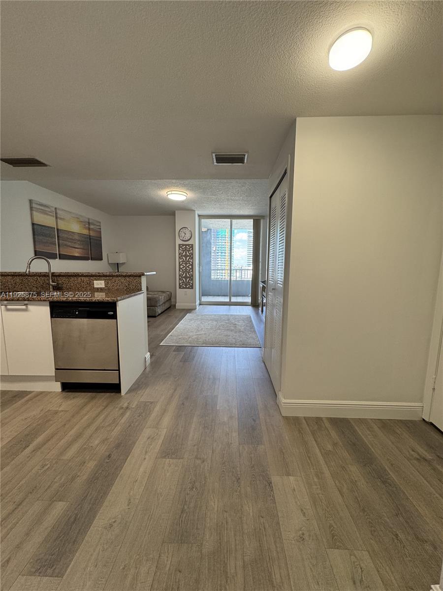 170 SE 14th St #1906 Miami, FL 33131