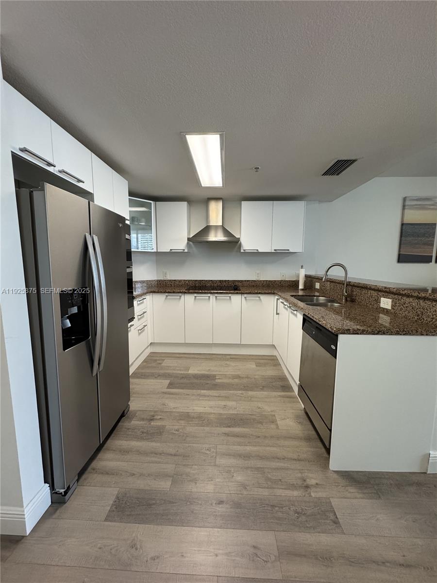 170 SE 14th St #1906 Miami, FL 33131