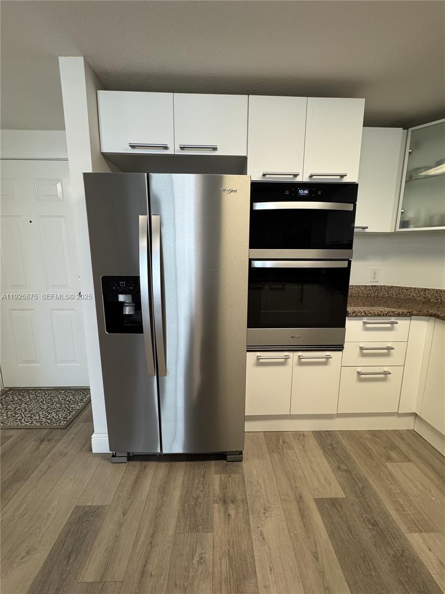 170 SE 14th St #1906 Miami, FL 33131