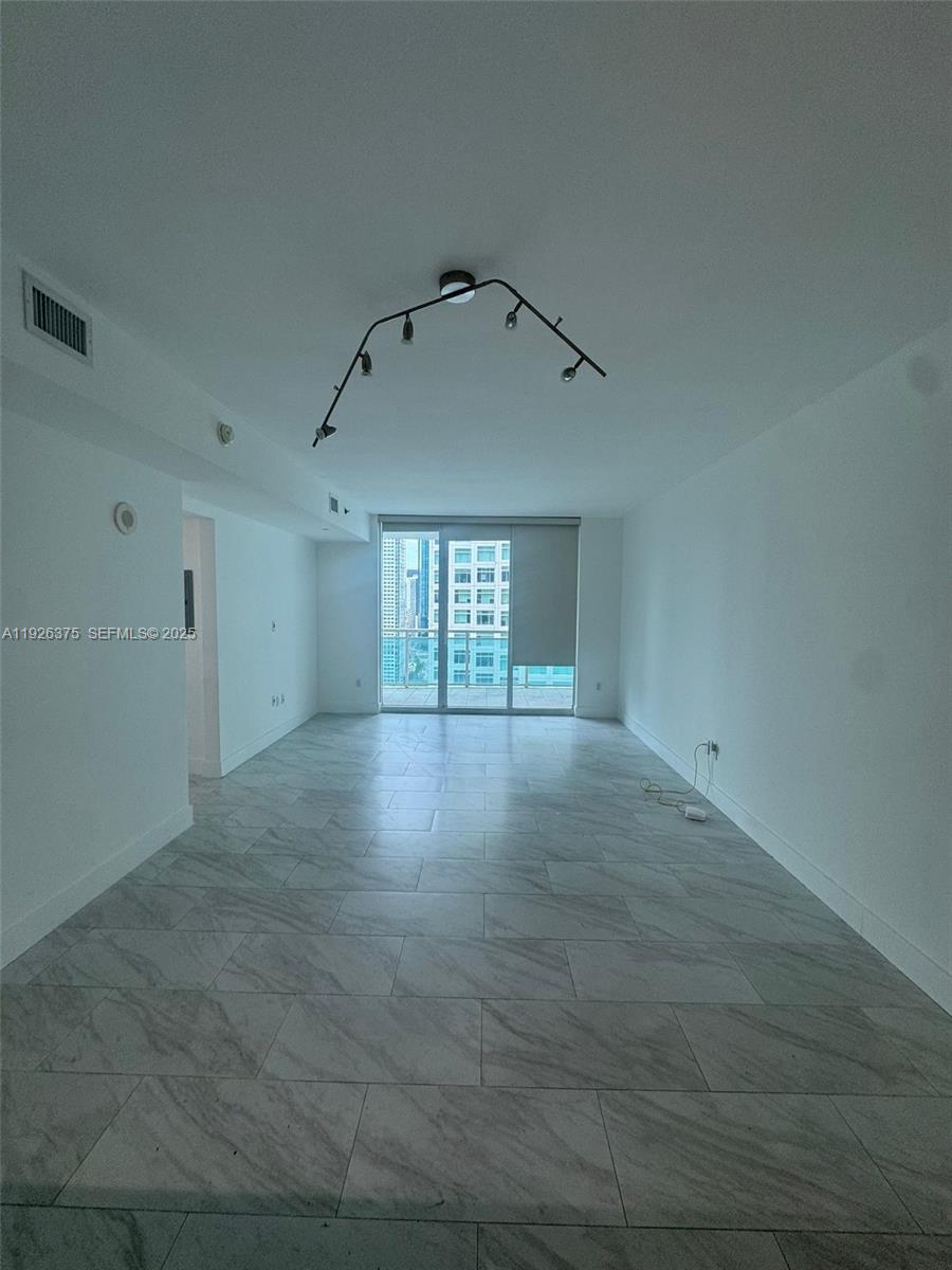 951 Brickell Ave #2301 Miami, FL 33131
