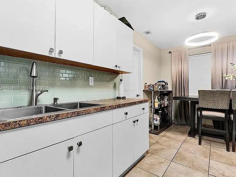 121 NW 7th Ave Dania Beach, FL 33004