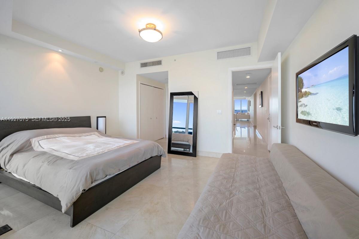 17001 Collins Ave #1204 Sunny Isles Beach, FL 33160