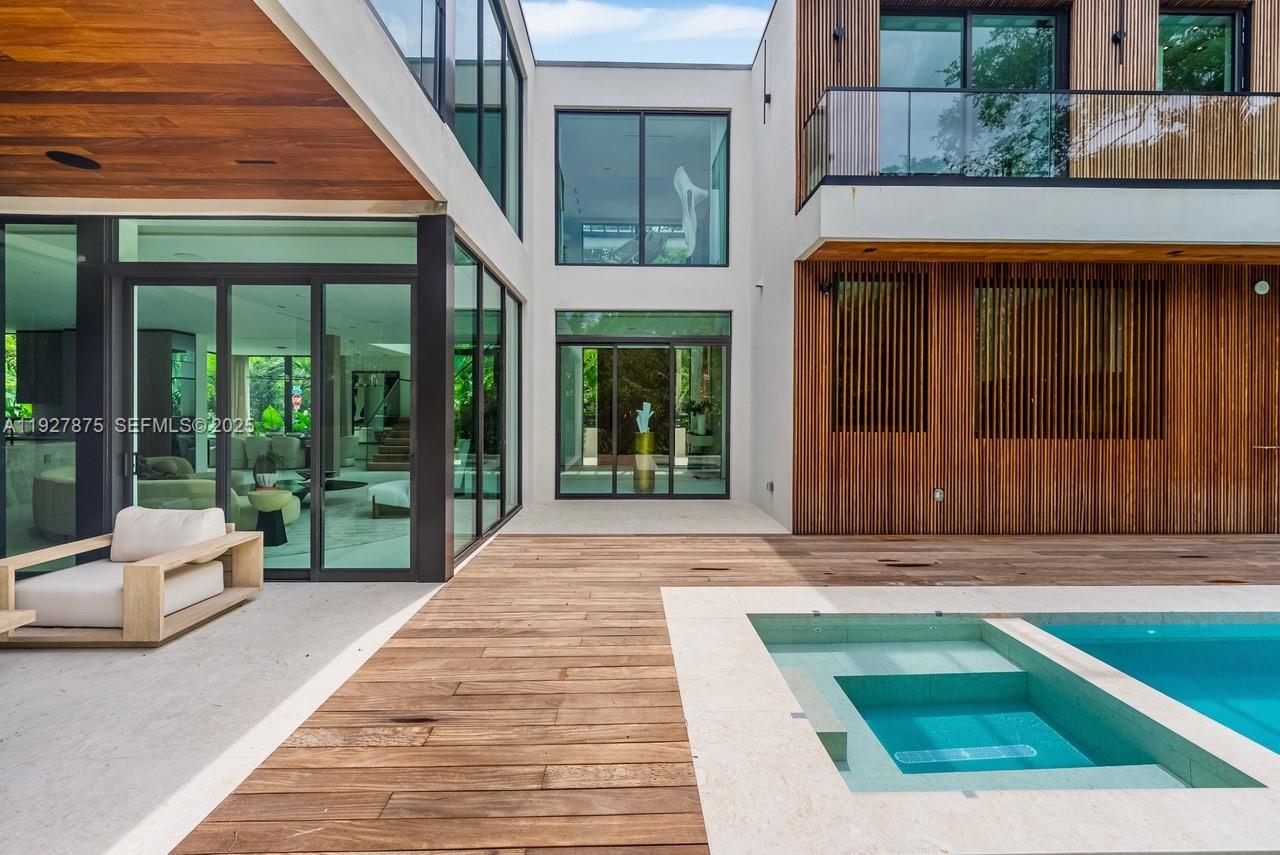 2800 Calusa St Miami, FL 33133