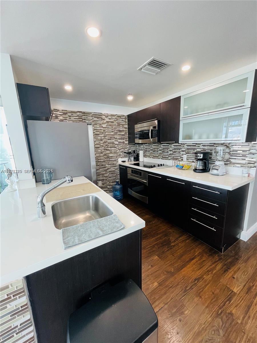 image The Ivy at Riverfront11