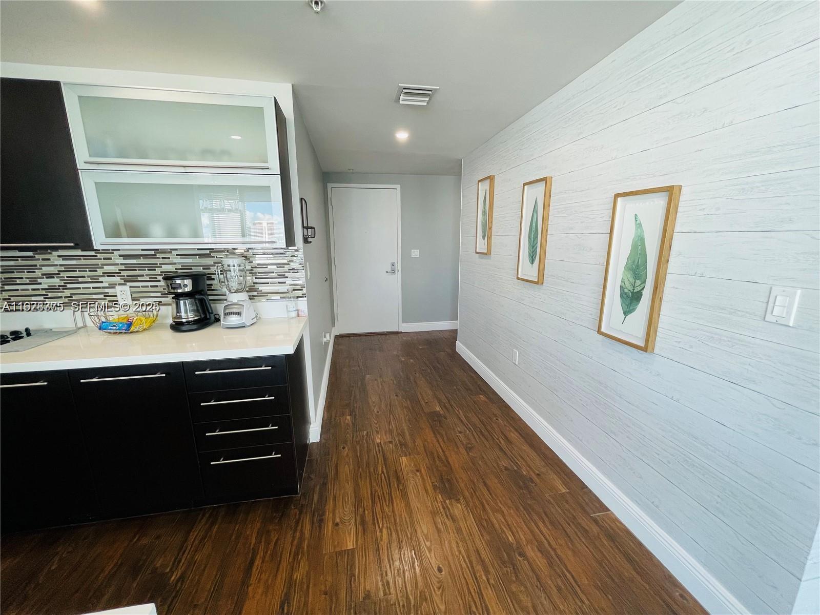 image The Ivy at Riverfront16