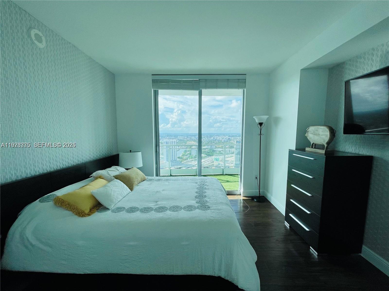 image The Ivy at Riverfront18