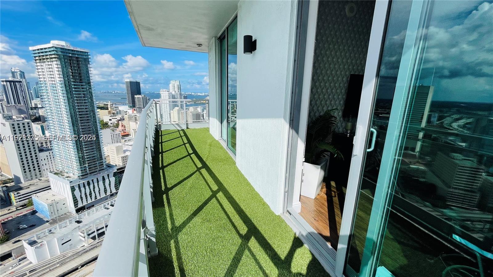 image The Ivy at Riverfront24