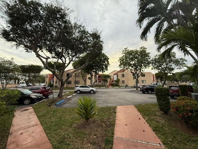 10257 NW 9th St Cir #112-10 Miami, FL 33172
