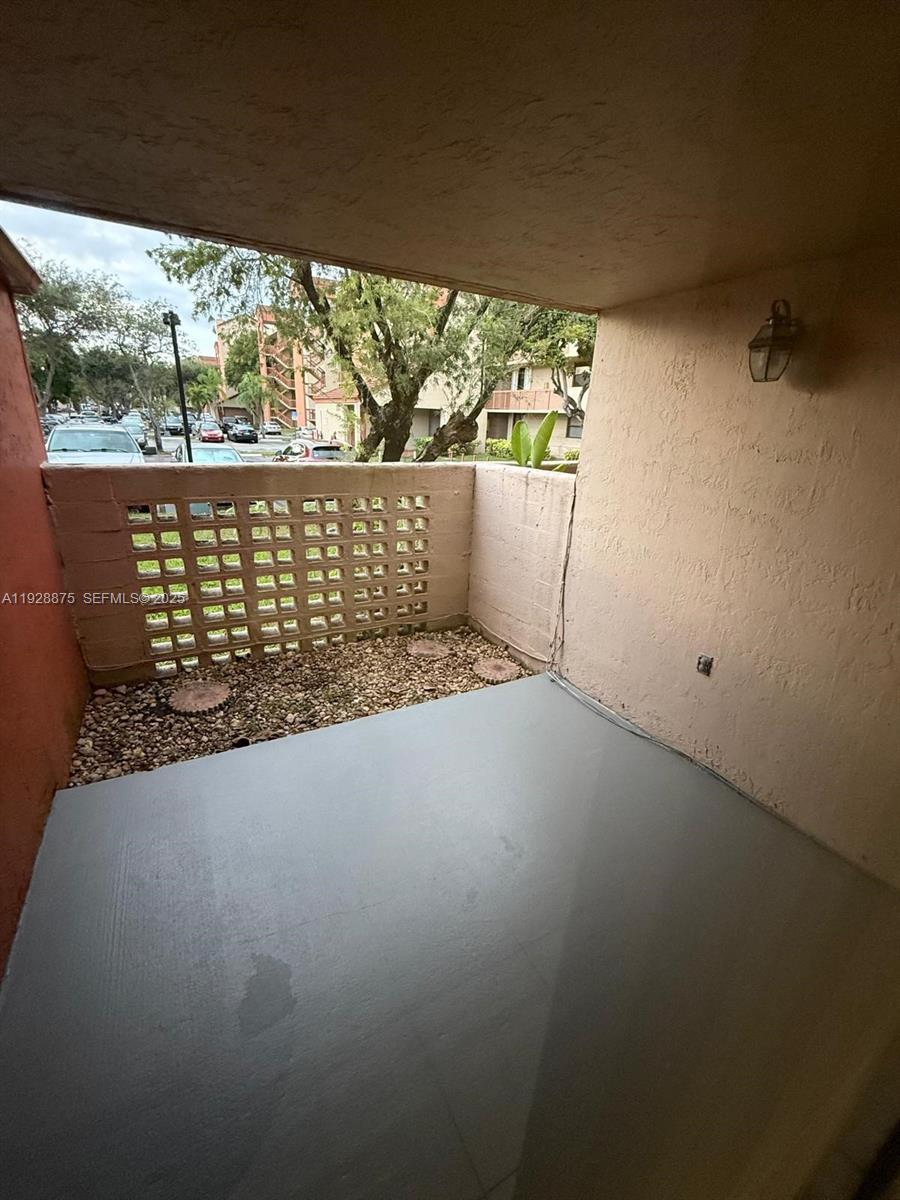 10257 NW 9th St Cir #112-10 Miami, FL 33172