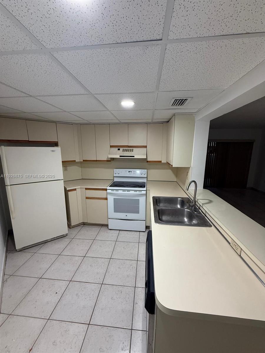 10257 NW 9th St Cir #112-10 Miami, FL 33172