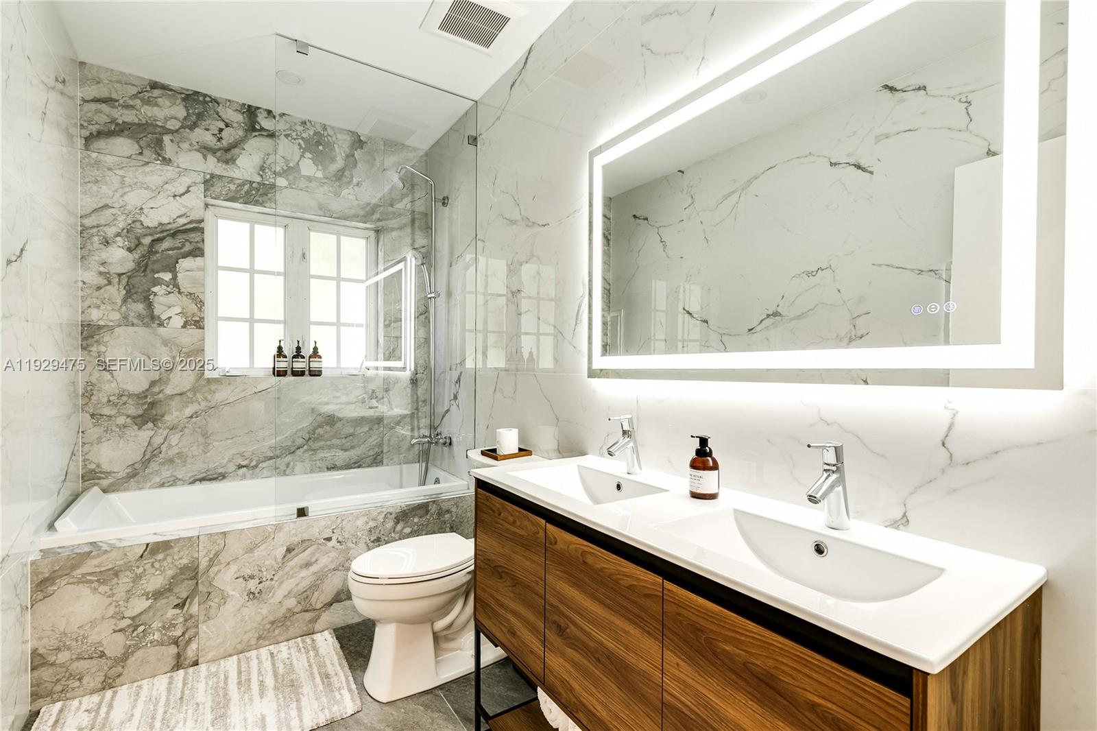 1349 Middle Riv Dr Fort Lauderdale, FL 33308