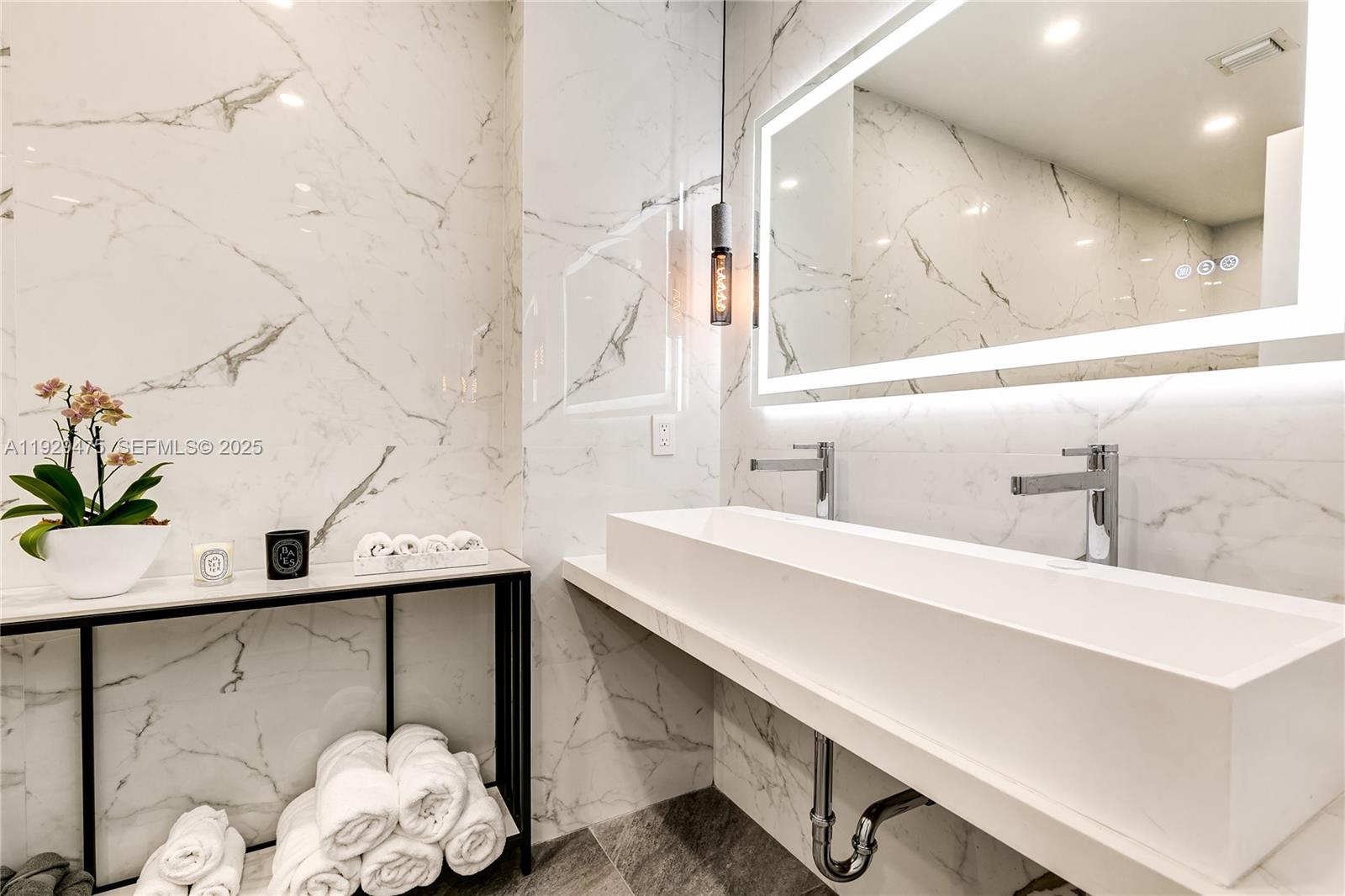 1349 Middle Riv Dr Fort Lauderdale, FL 33308