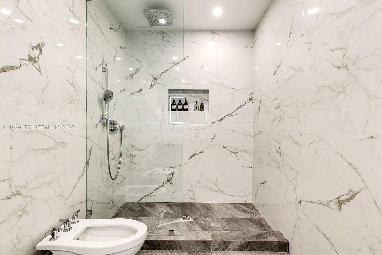 1349 Middle Riv Dr Fort Lauderdale, FL 33308