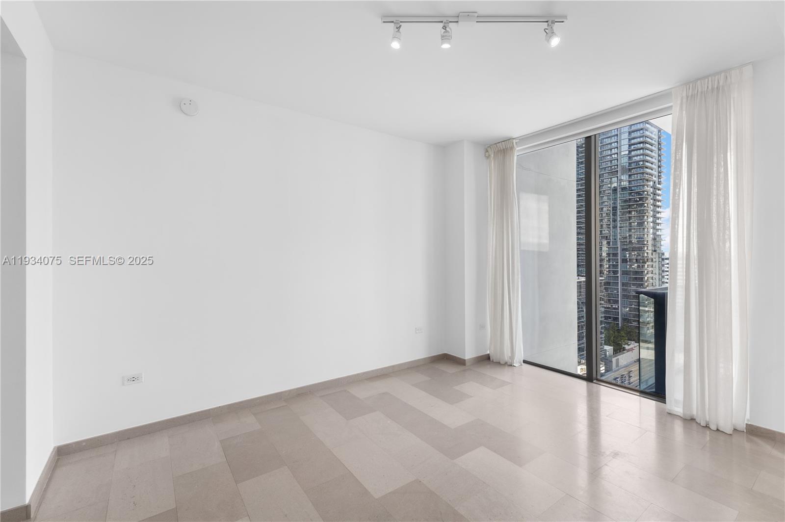 image Reach Brickell City Centre14