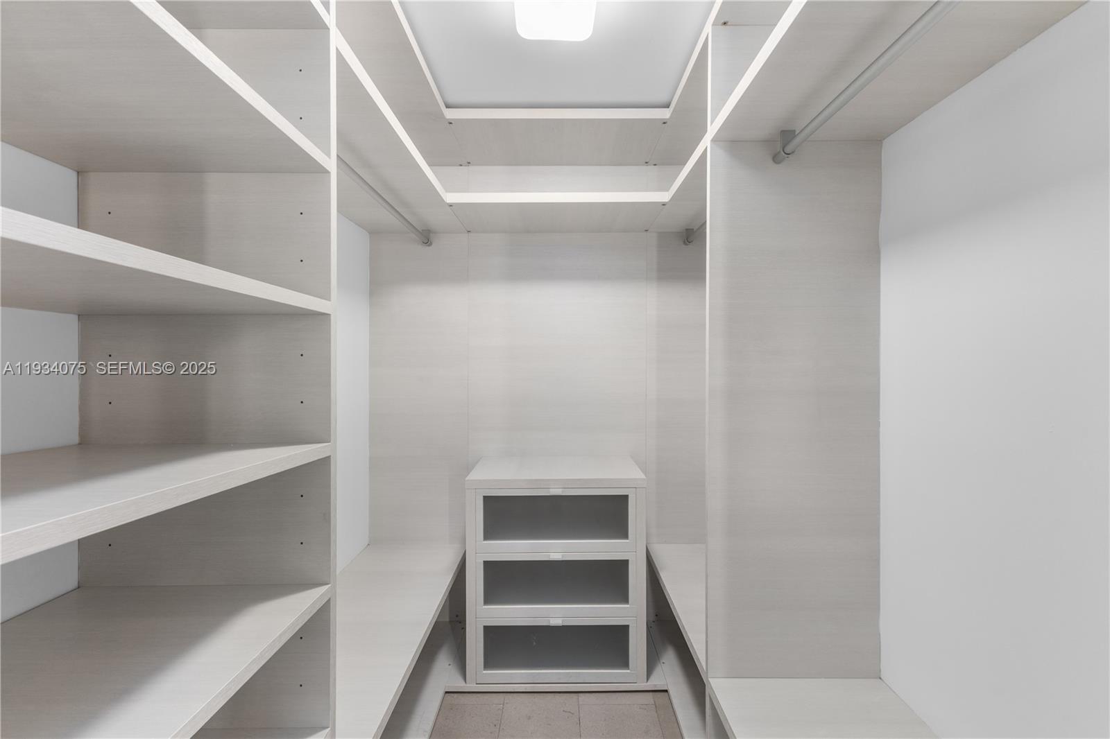 image Reach Brickell City Centre17