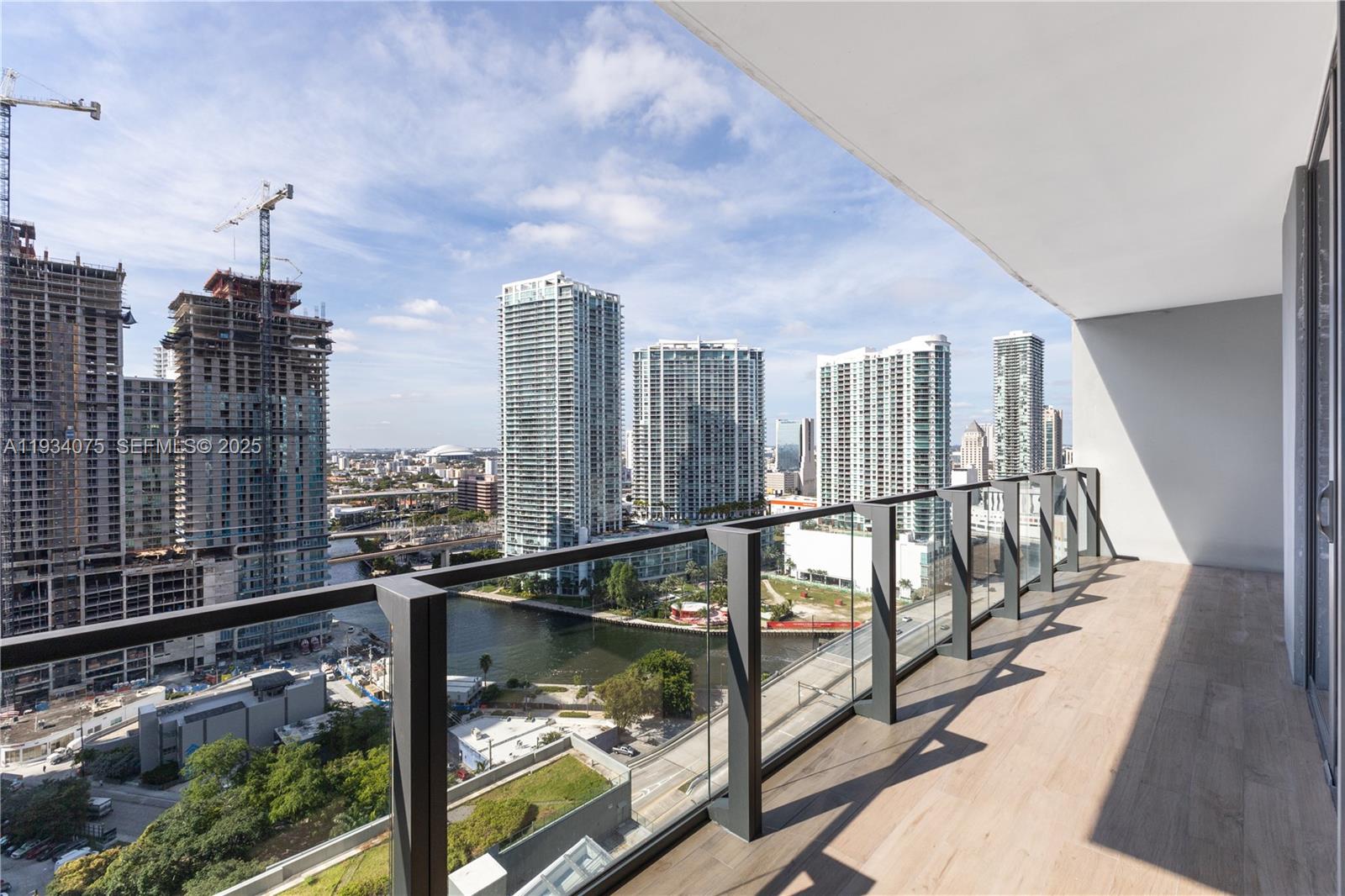 image Reach Brickell City Centre1