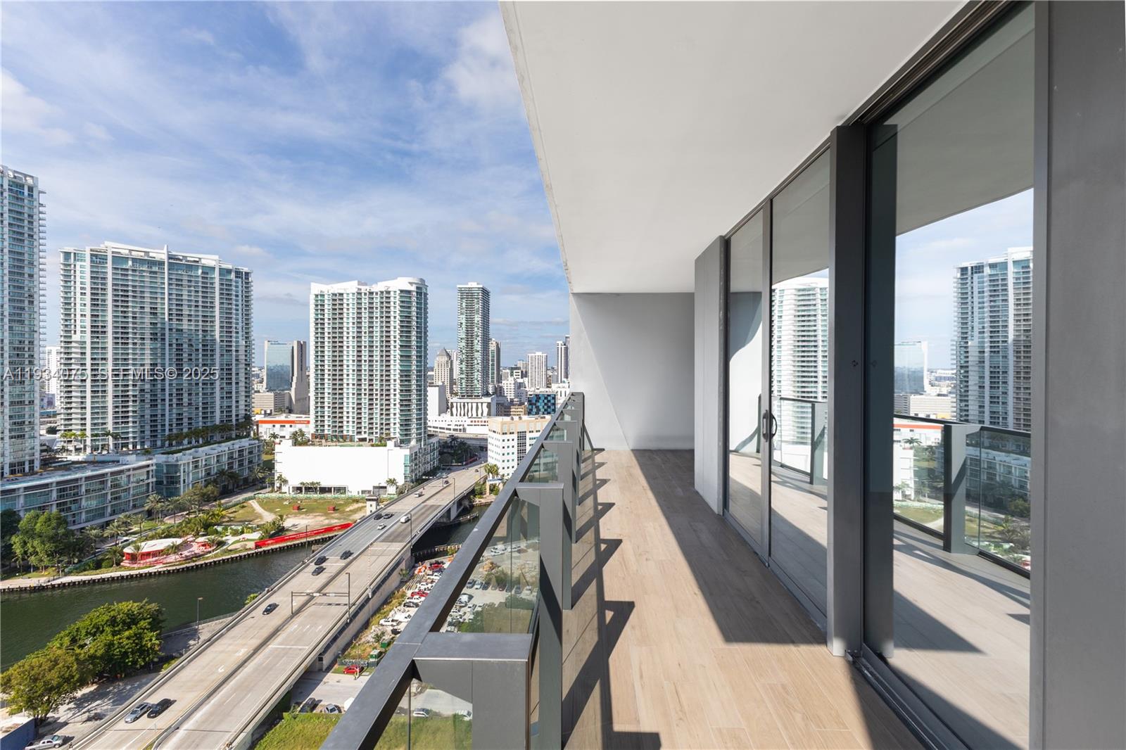 image Reach Brickell City Centre25