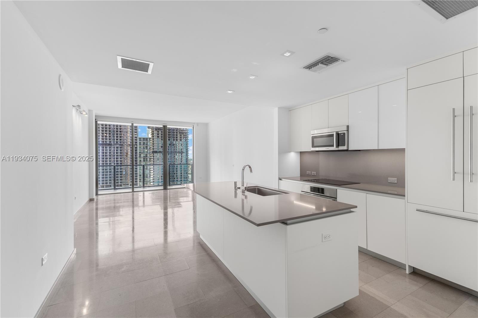 image Reach Brickell City Centre4