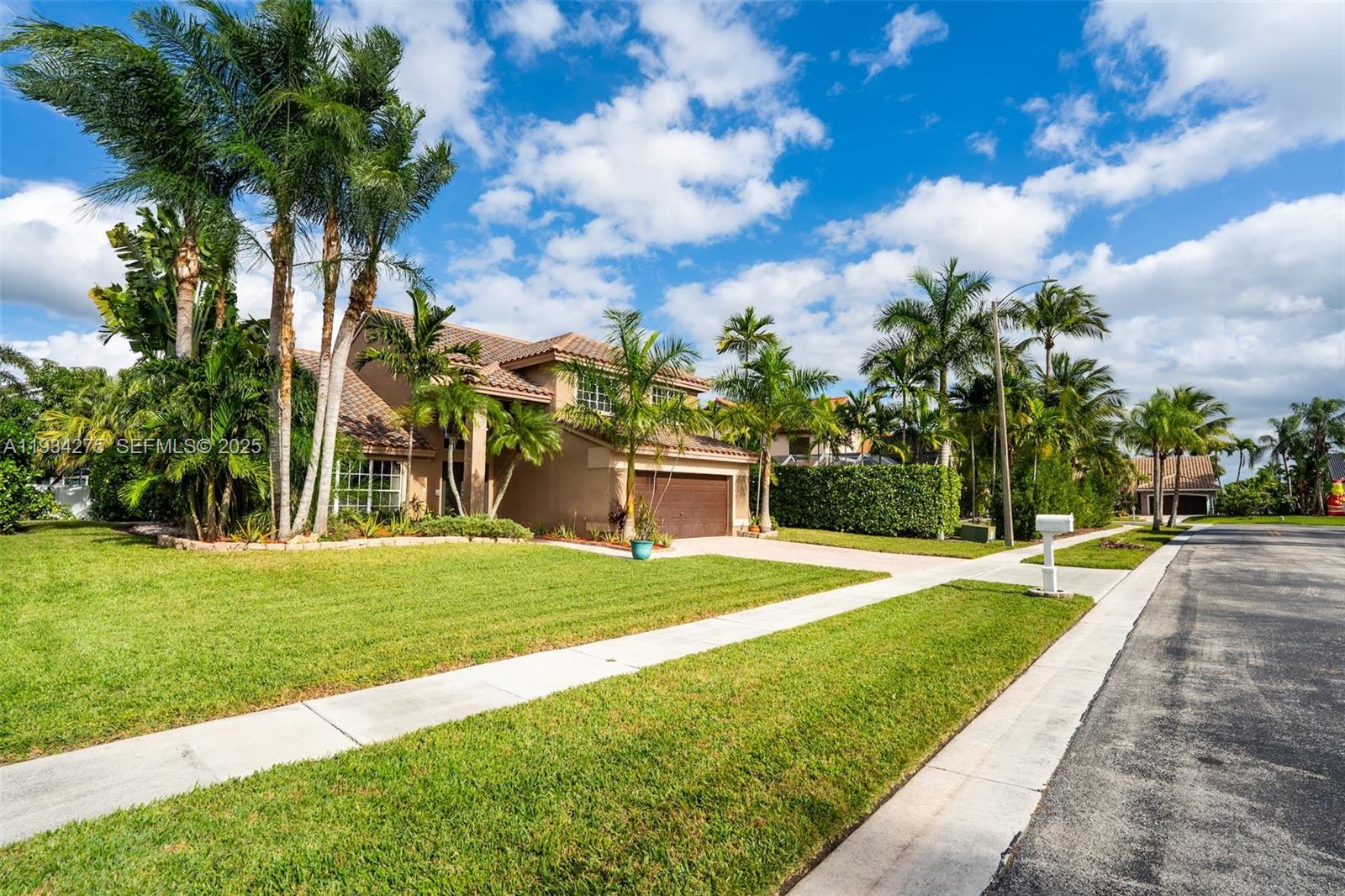 19313 NW 11th St Pembroke Pines, FL 33029