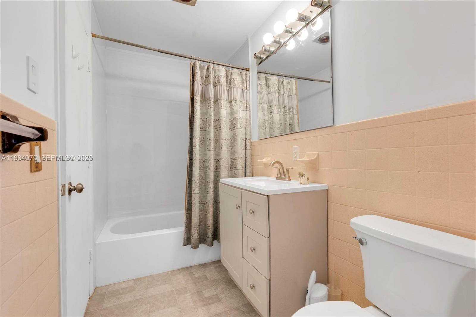 6945 NW 8th Ct Margate, FL 33063