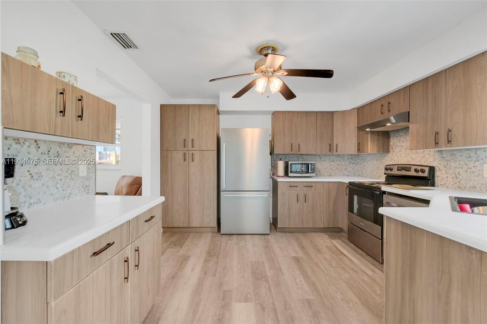 6945 NW 8th Ct Margate, FL 33063