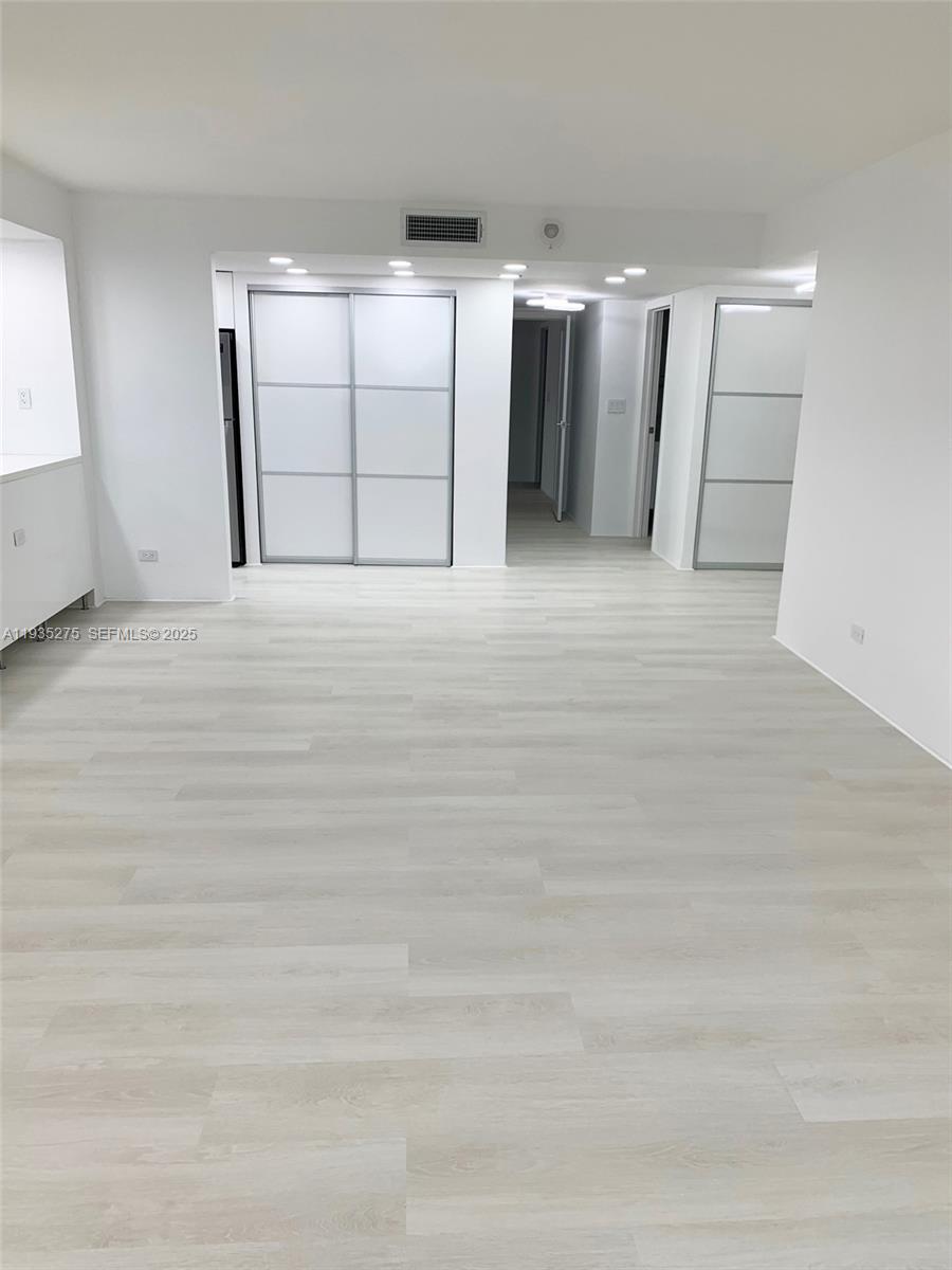 image Winston Towers 50011