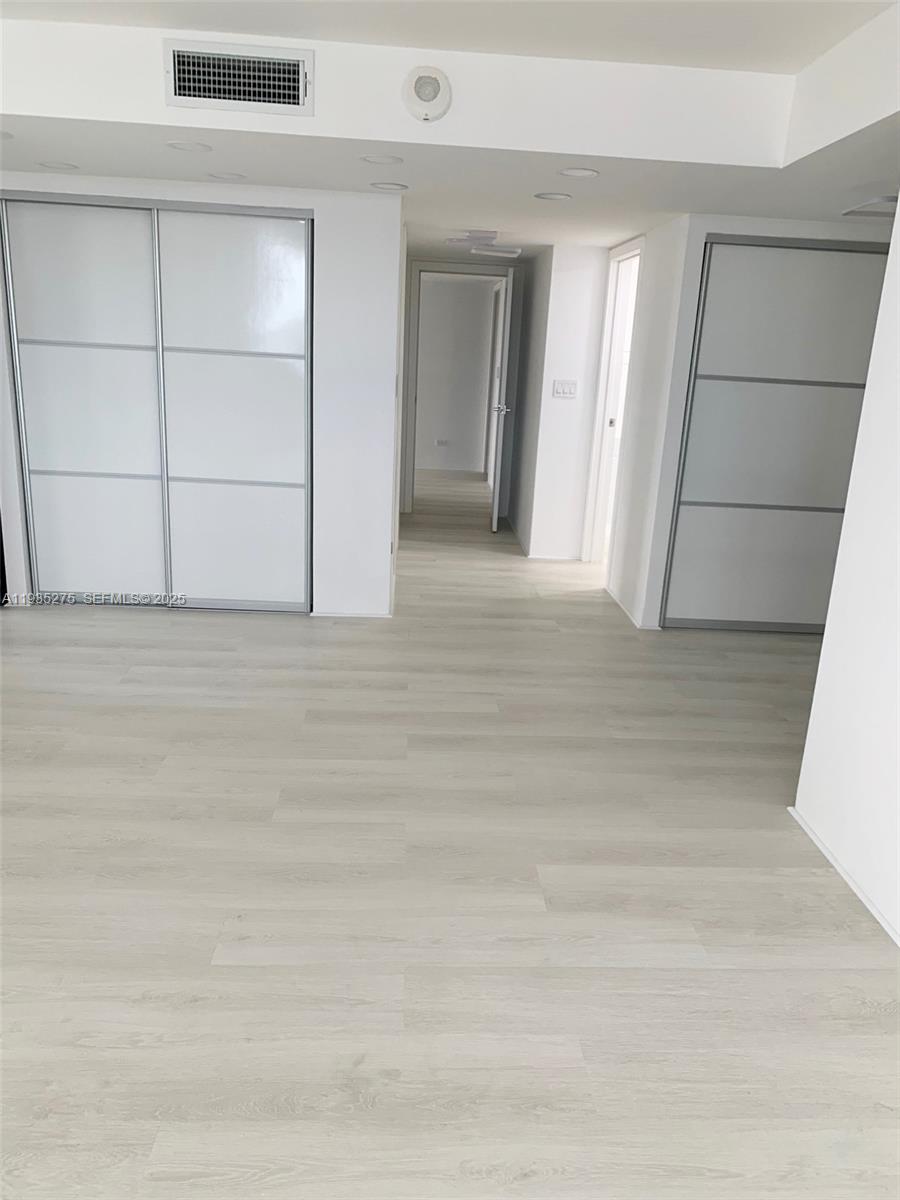 image Winston Towers 50012