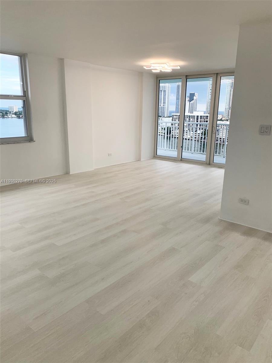 image Winston Towers 50014