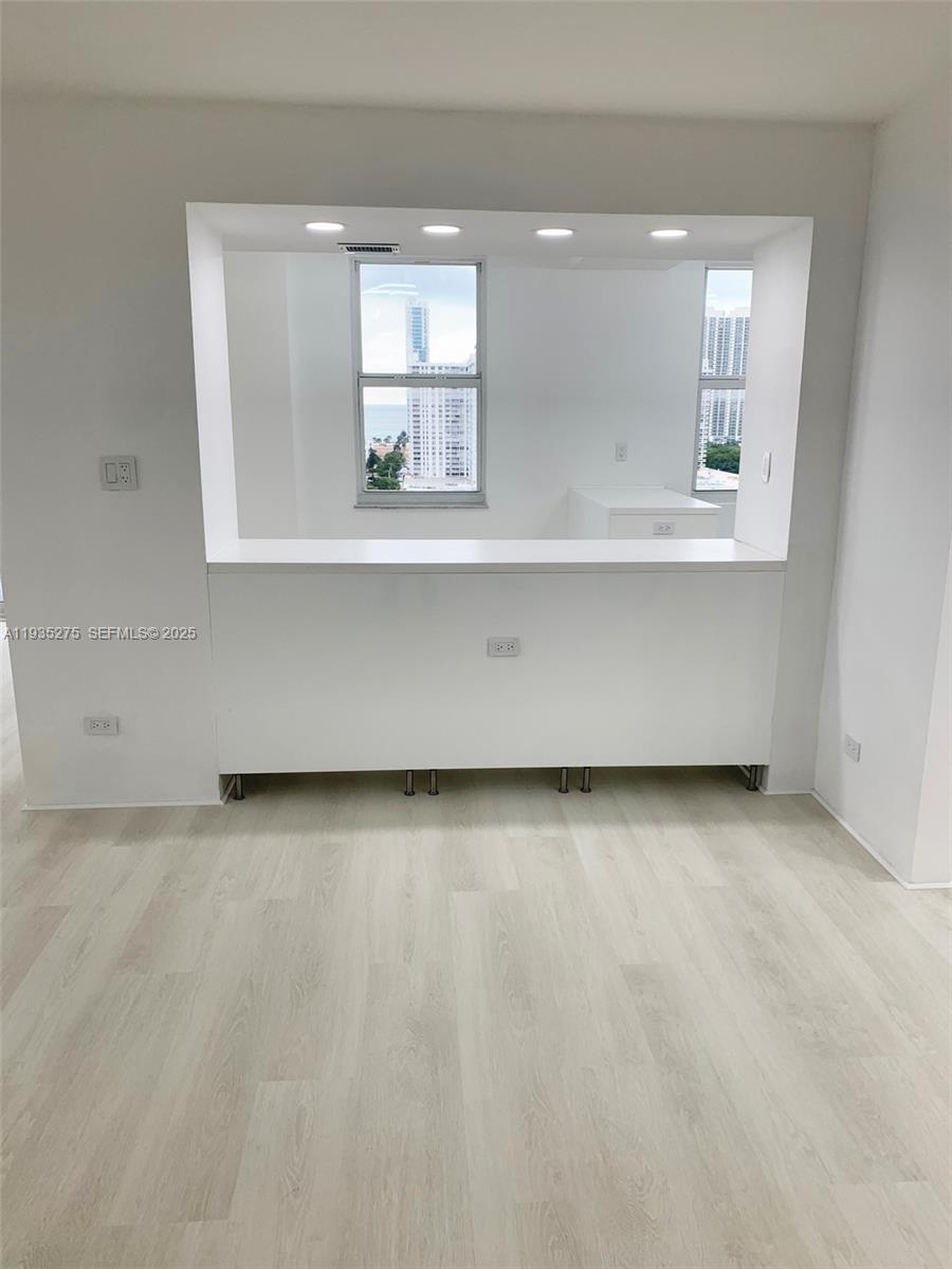 image Winston Towers 5001