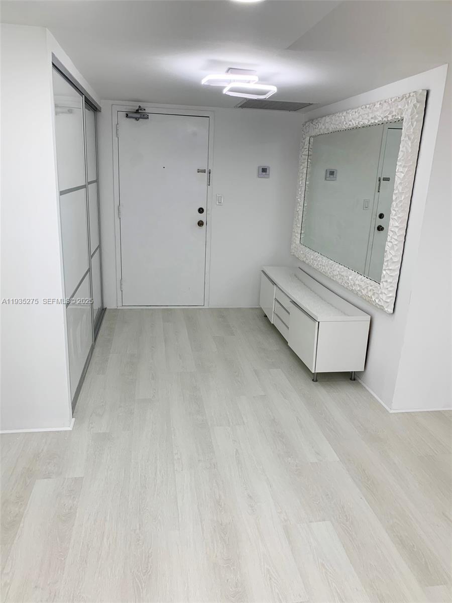 image Winston Towers 50025