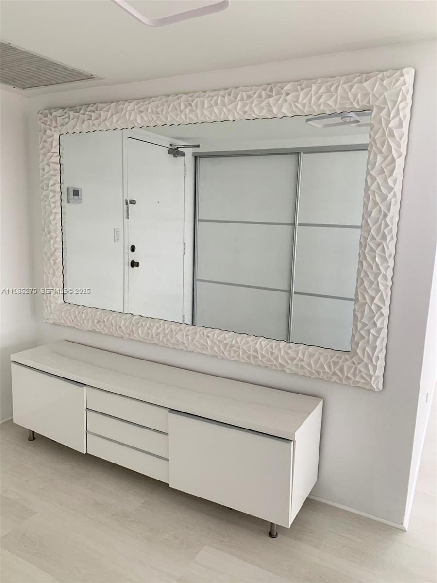 image Winston Towers 5004