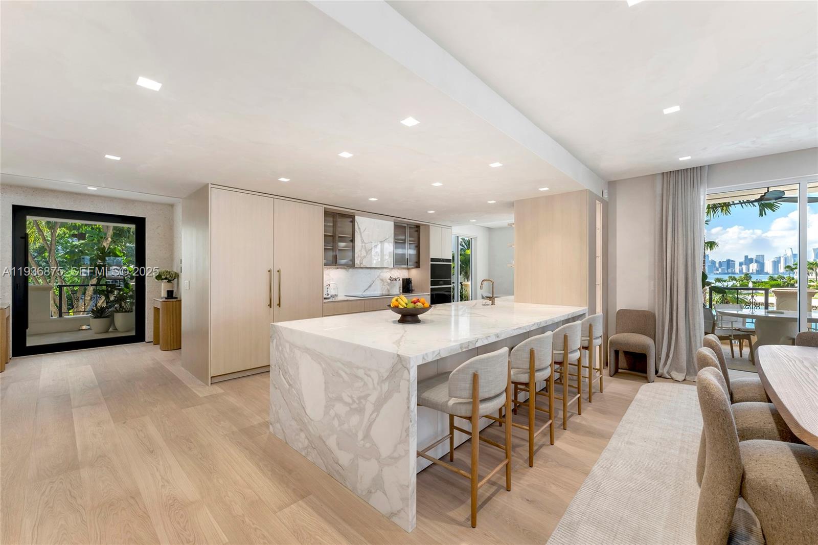 2521 Fisher Is Dr #6201 Miami Beach, FL 33109