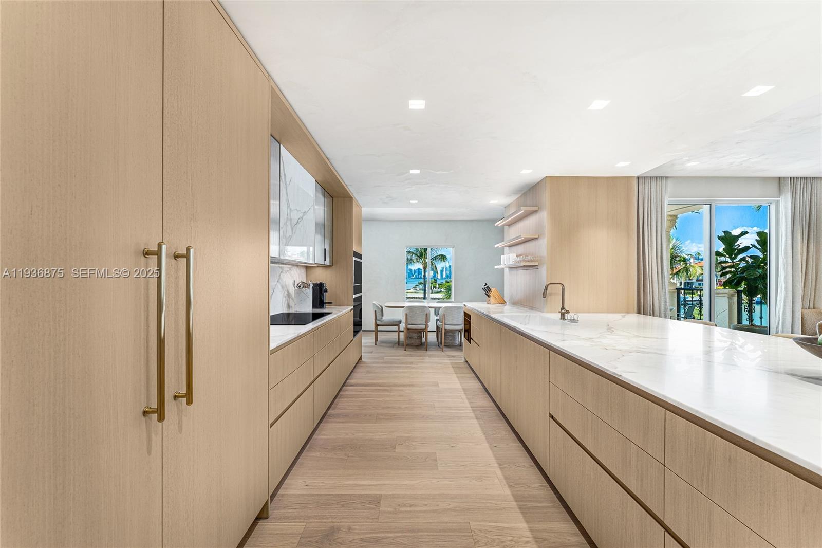 2521 Fisher Is Dr #6201 Miami Beach, FL 33109