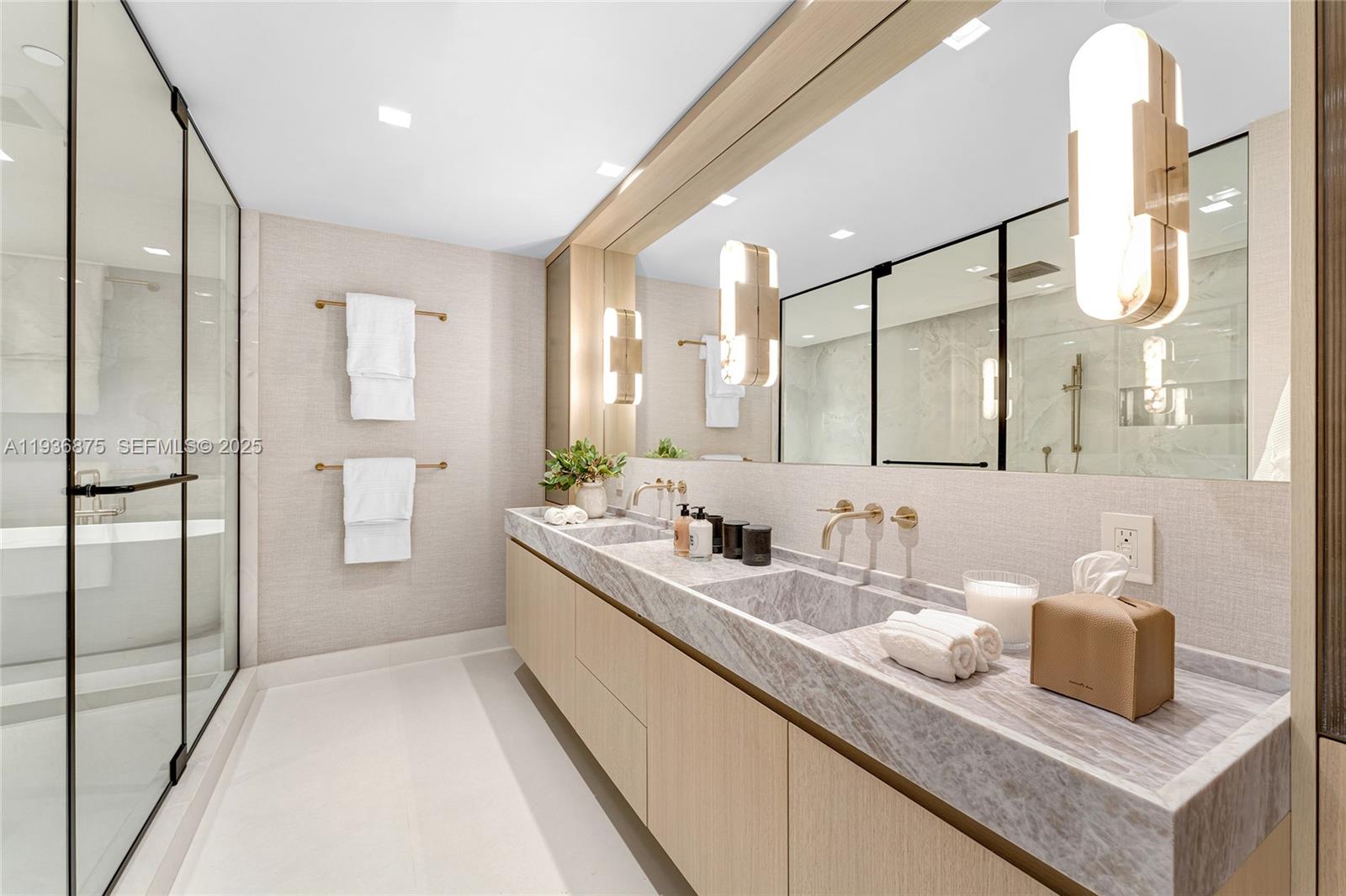 2521 Fisher Is Dr #6201 Miami Beach, FL 33109