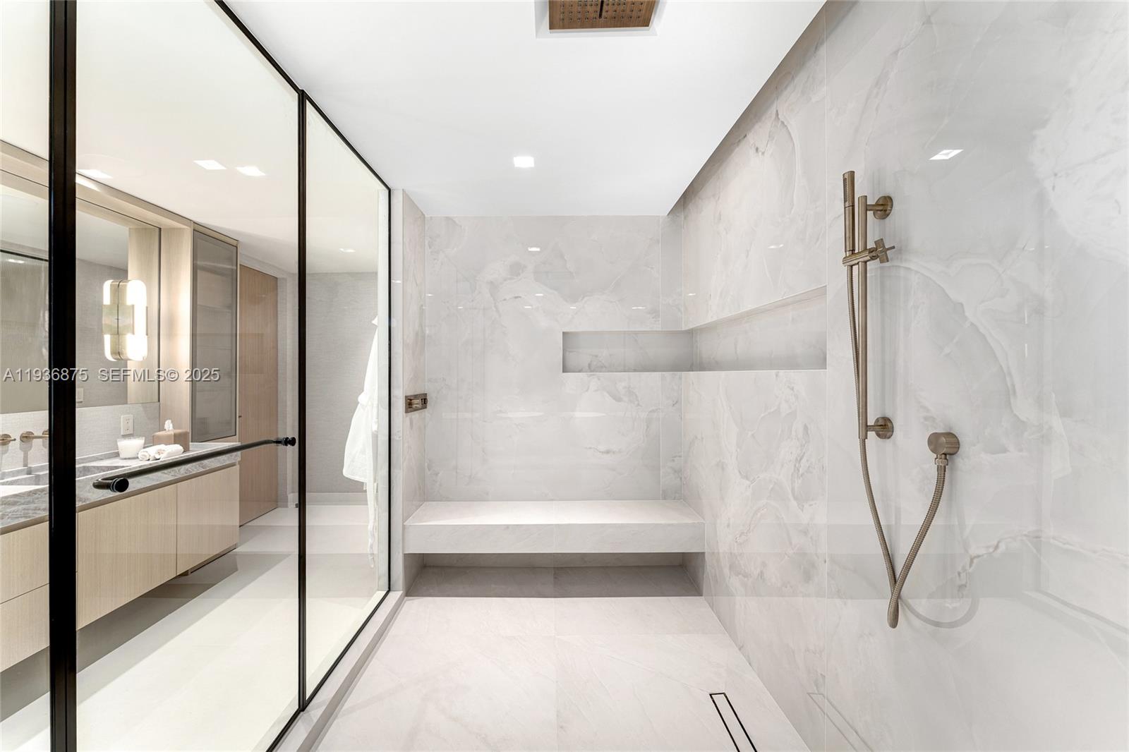 2521 Fisher Is Dr #6201 Miami Beach, FL 33109