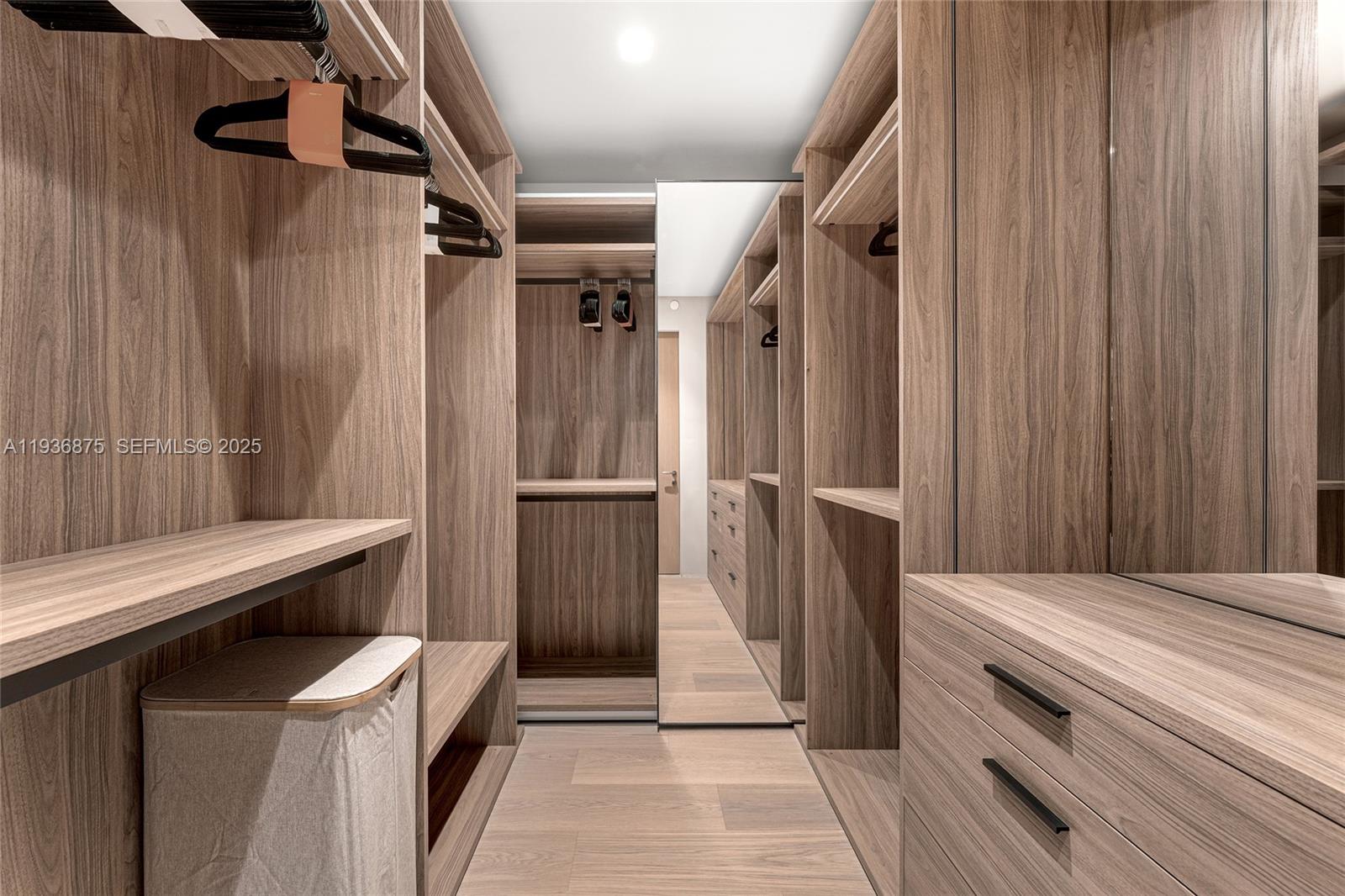 2521 Fisher Is Dr #6201 Miami Beach, FL 33109