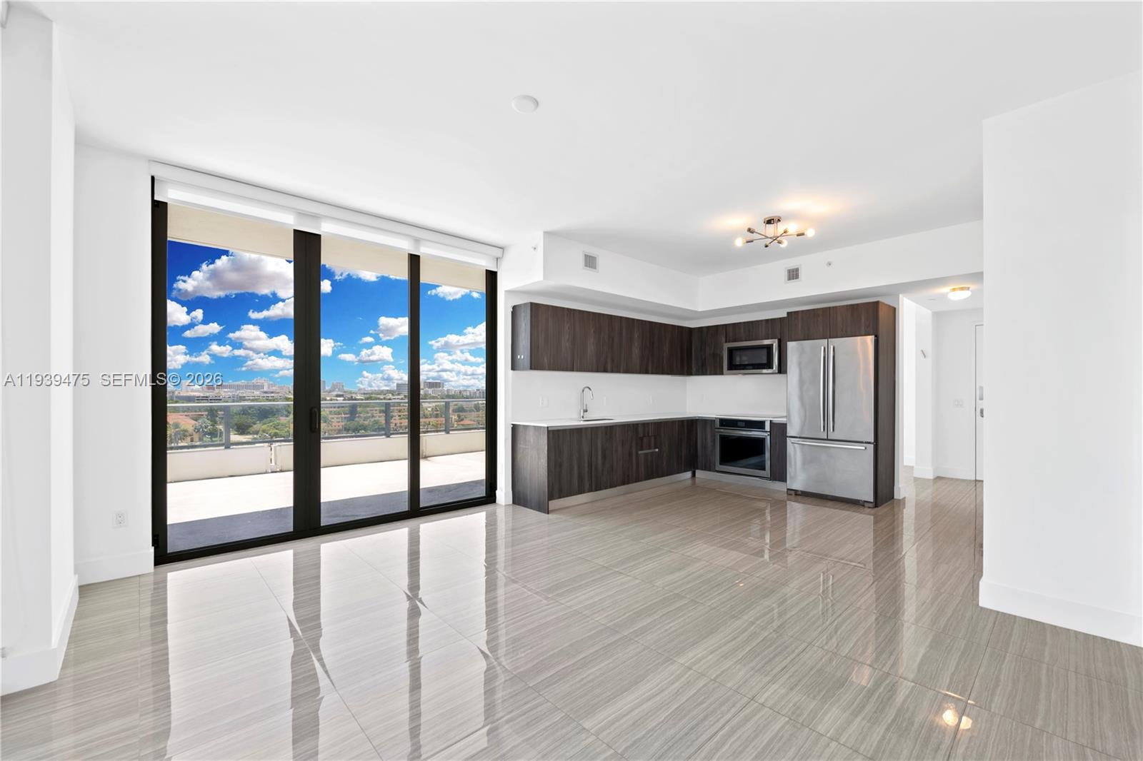 2960 NE 207th St #817